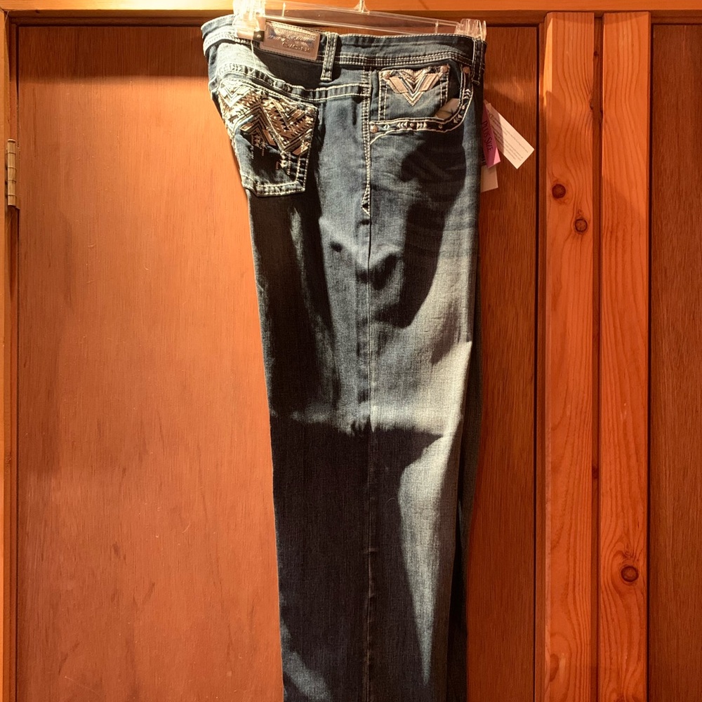 Brand-new with tags Grace in LA pocket detailed jeans